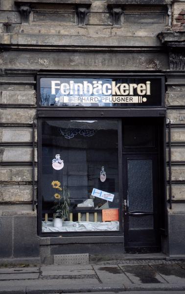 Leipzig, Arthur-Hofmann-Str. 51, 9.11.1997.jpg - ... Kuchenbäckerei
